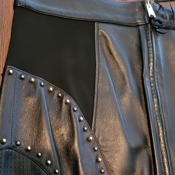Flash sale⚡️Versace Leather Skirt size 44 - Picture 13 of 13